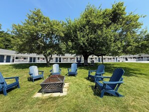 Front of property - Yardarm Motel (Searsport)