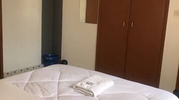 Doppia Deluxe | Una scrivania, postazione laptop, Wi-Fi gratuito, lenzuola