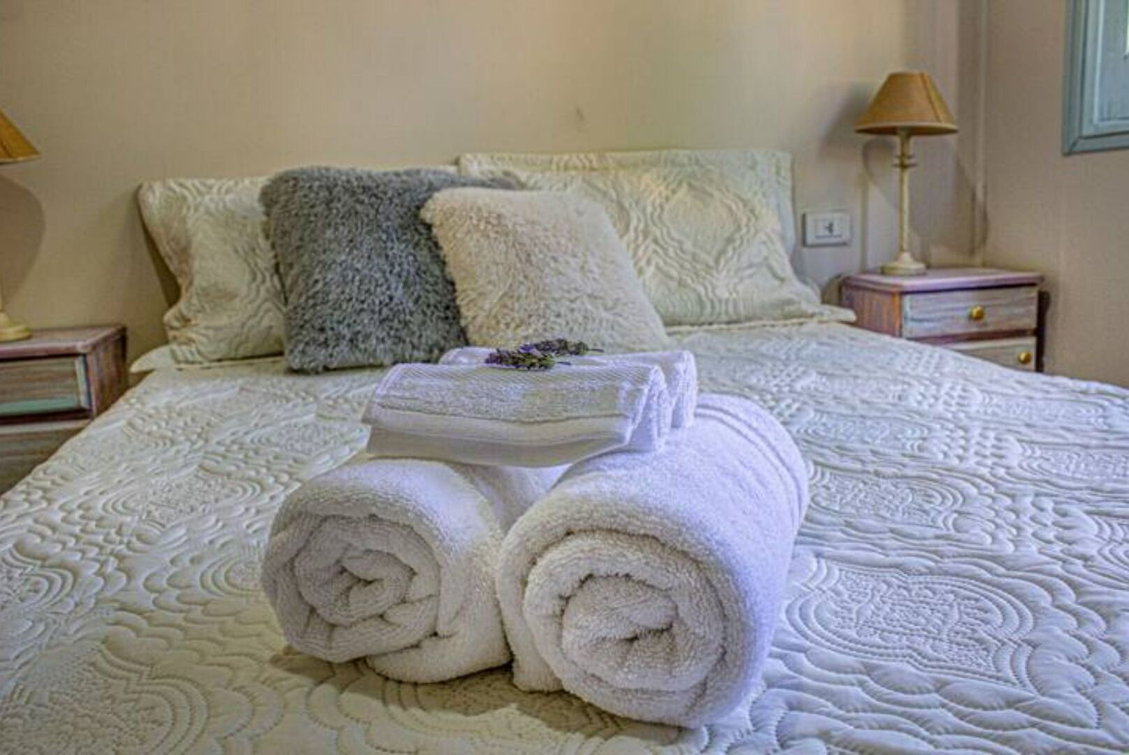 El Nogal, Acogedora Cabaña con Jardín y Cochera