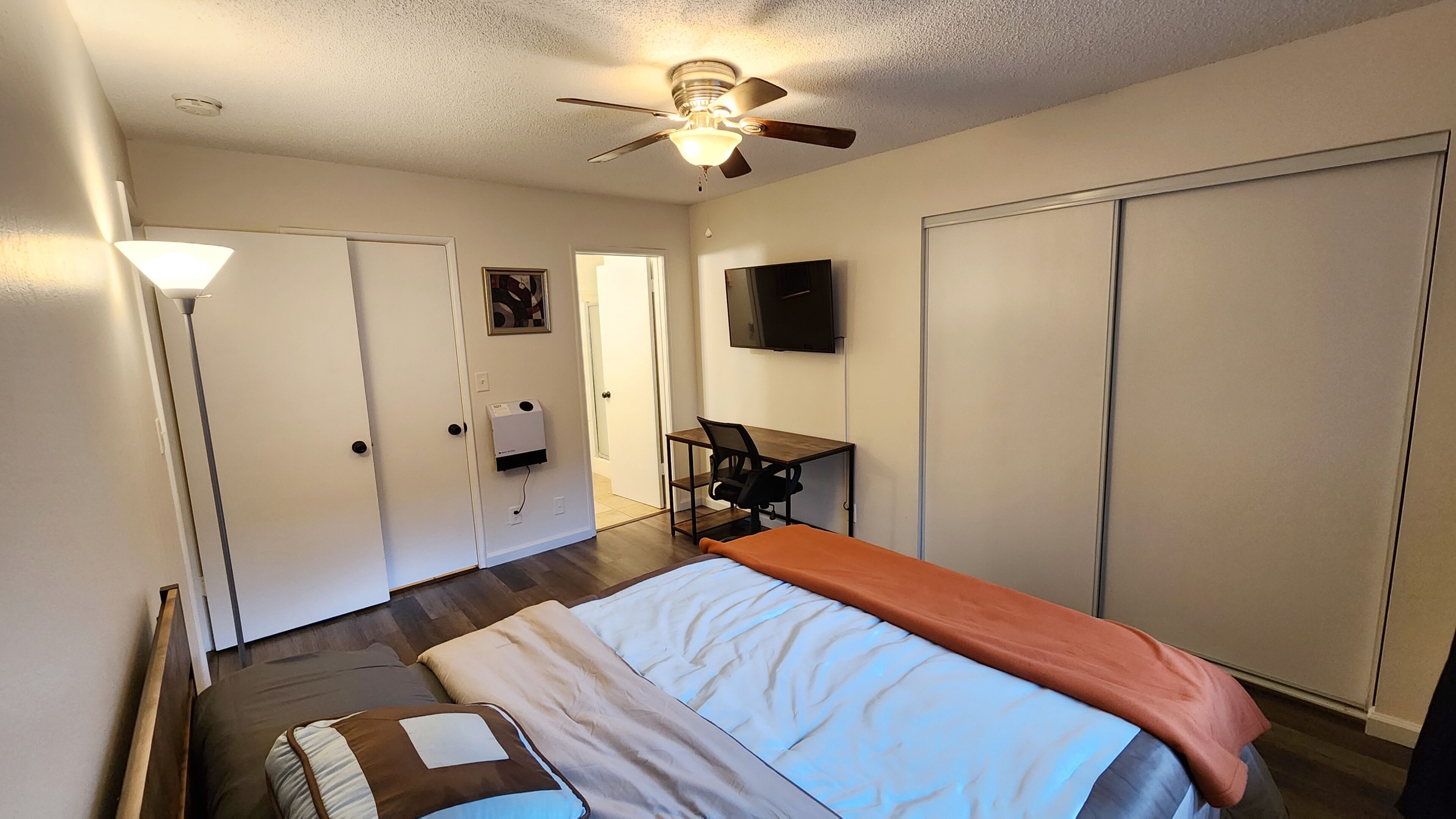 SALE! Peaceful, Clean, 4x Queen Bed, Spacious!