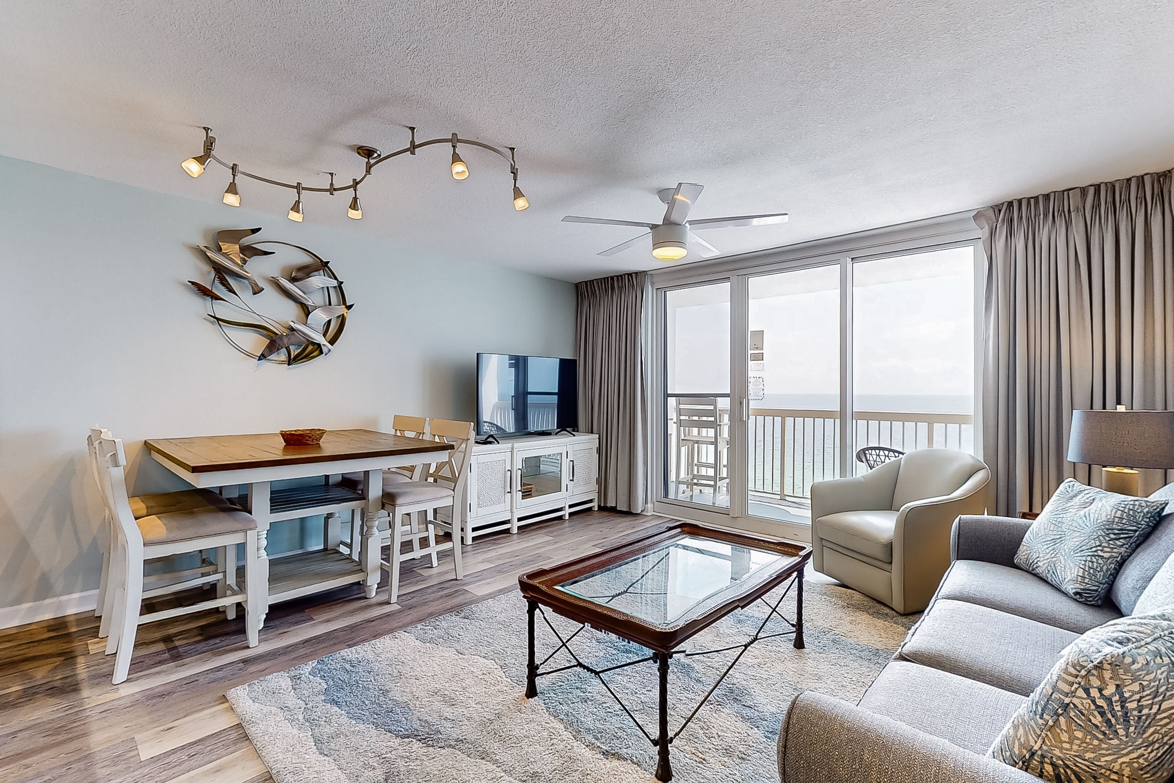 Ocean-view condo with pools, fitness center & beach access - scenic balcony