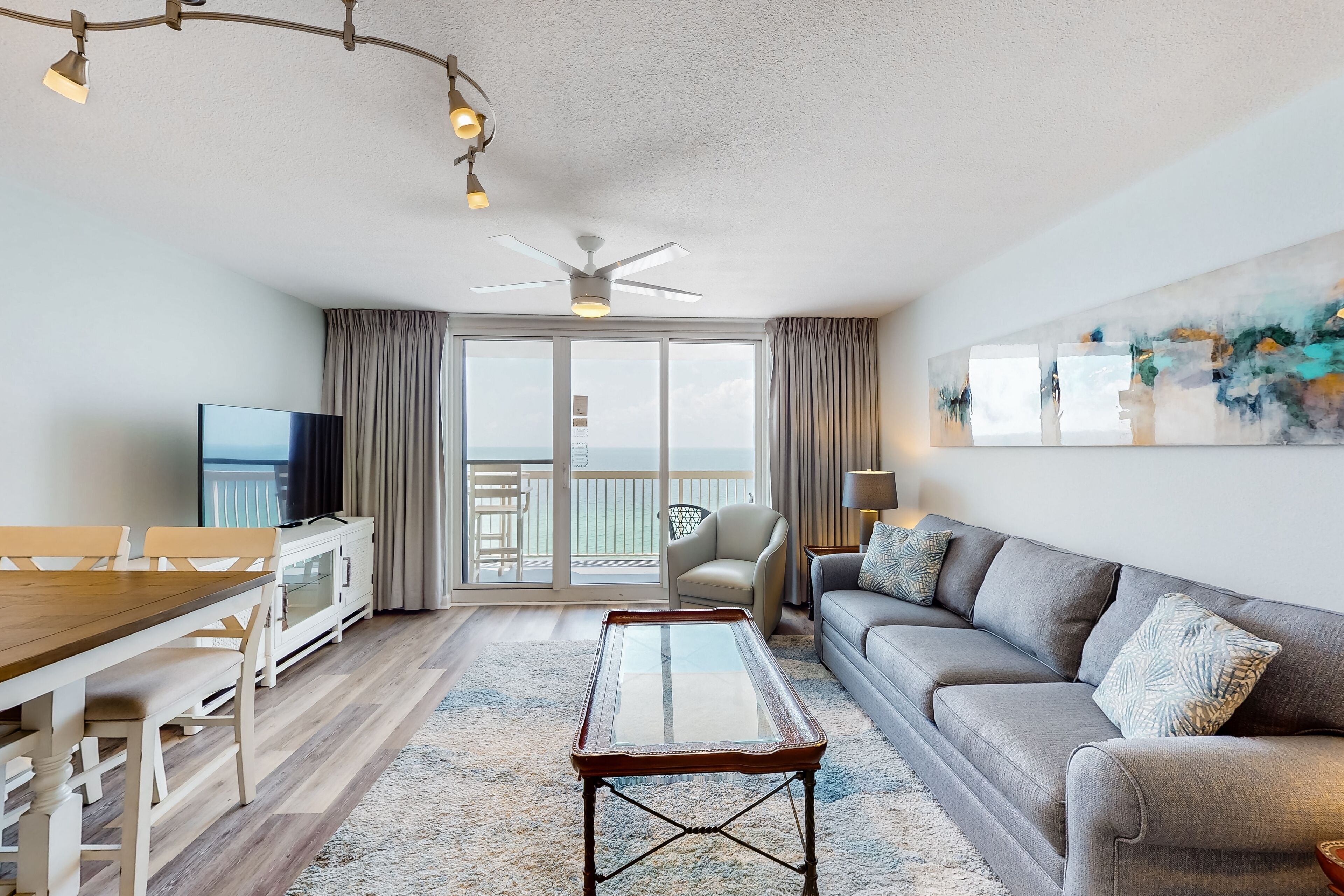 Ocean-view condo with pools, fitness center & beach access - scenic balcony