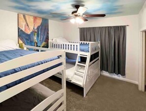 4 bedrooms, WiFi, bed sheets, wheelchair access - Home away from home! (St. George)