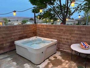 Outdoor spa tub - Home away from home! (St. George)