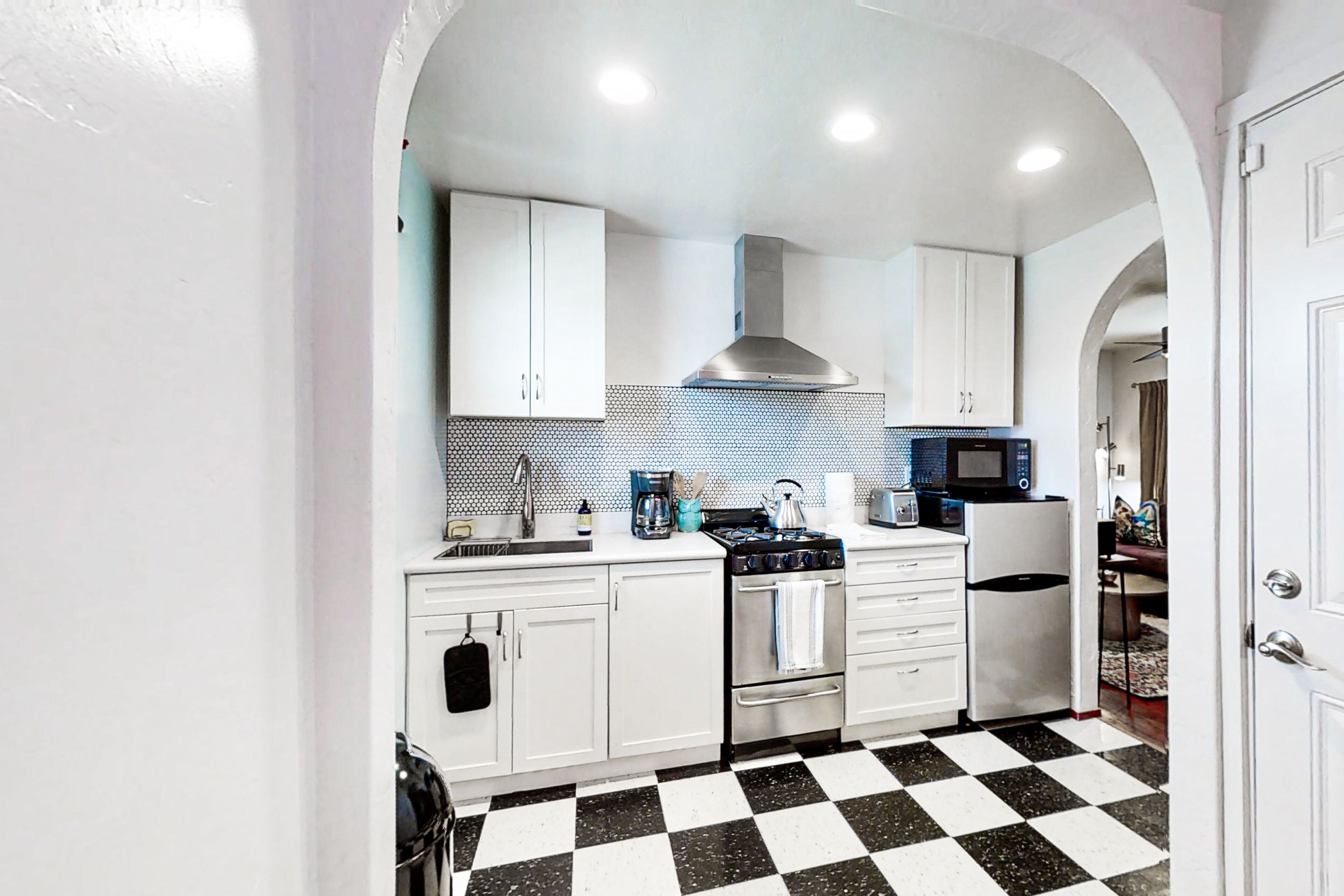 Inviting Casita with heated outdoor pool, washer/dryer, patio, central AC