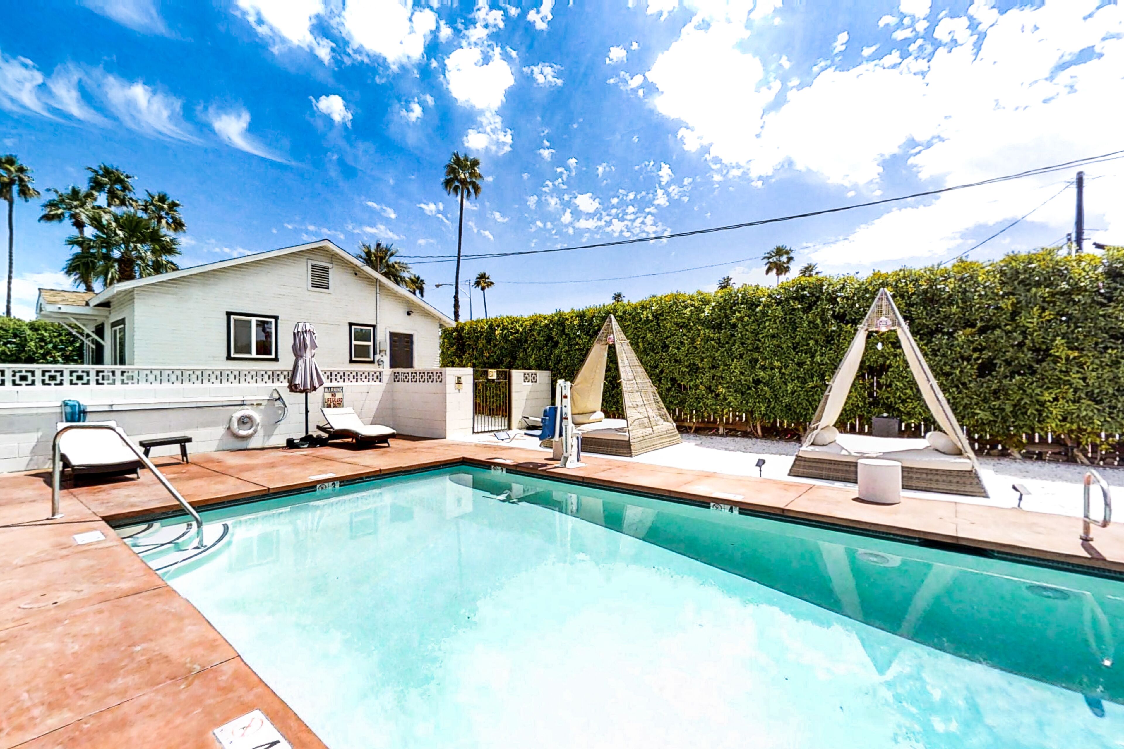 Inviting Casita with heated outdoor pool, washer/dryer, patio, central AC