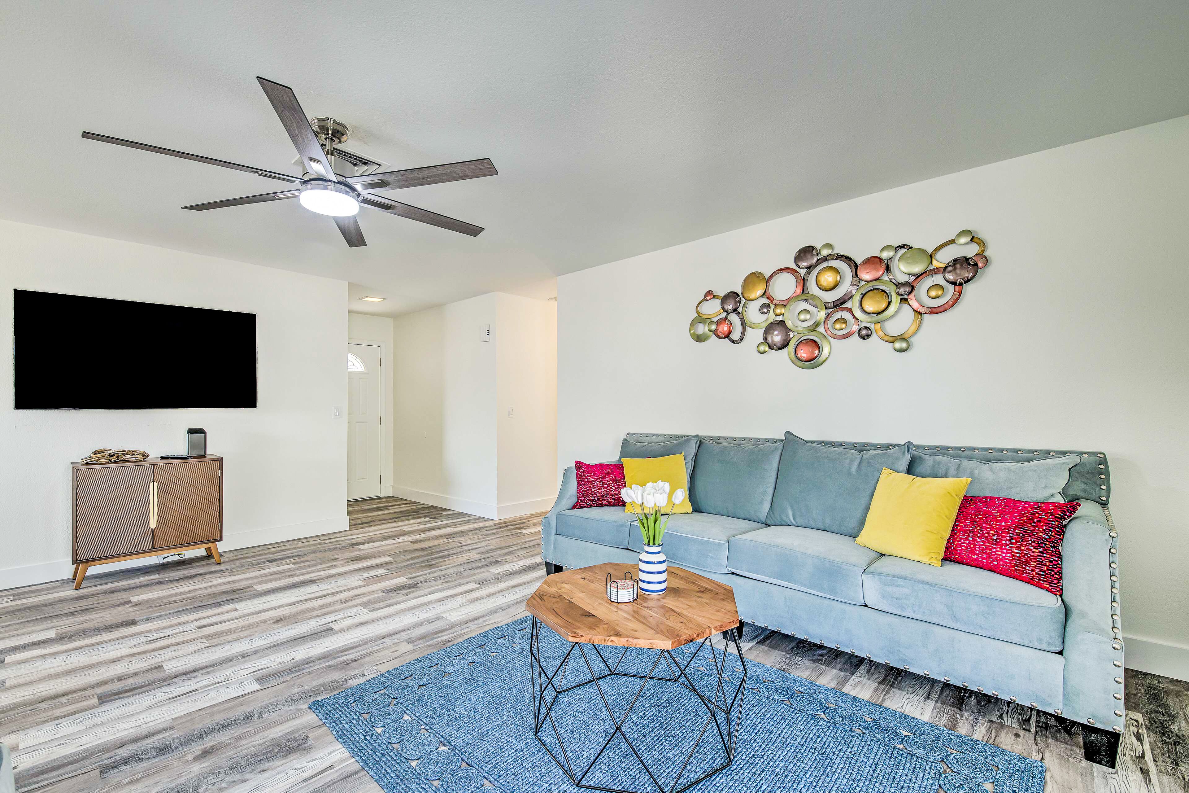 Single-level dog-friendly home with private pool, grill, enclosed backyard, & AC