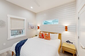 4 bedrooms, iron/ironing board, Internet, bed sheets