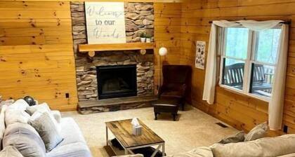 Wildwood Lodge-Hot Tub, 40 Acres