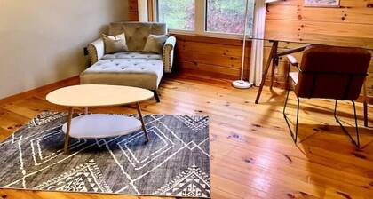 Wildwood Lodge, Large Cabin, 40 Acres
