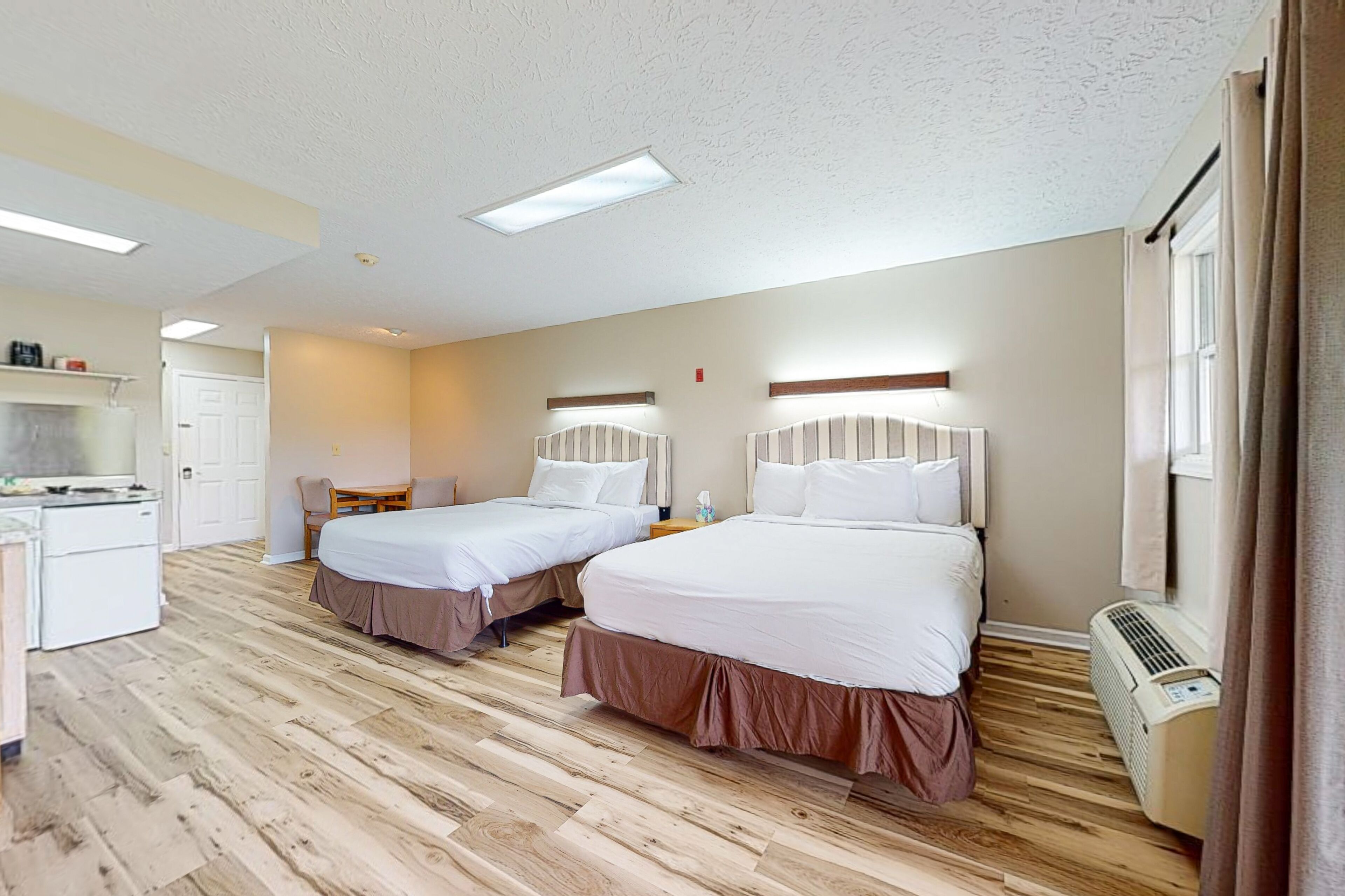 Second-floor, dog-friendly studio with quiet views & gym - walk to Douglas Lake