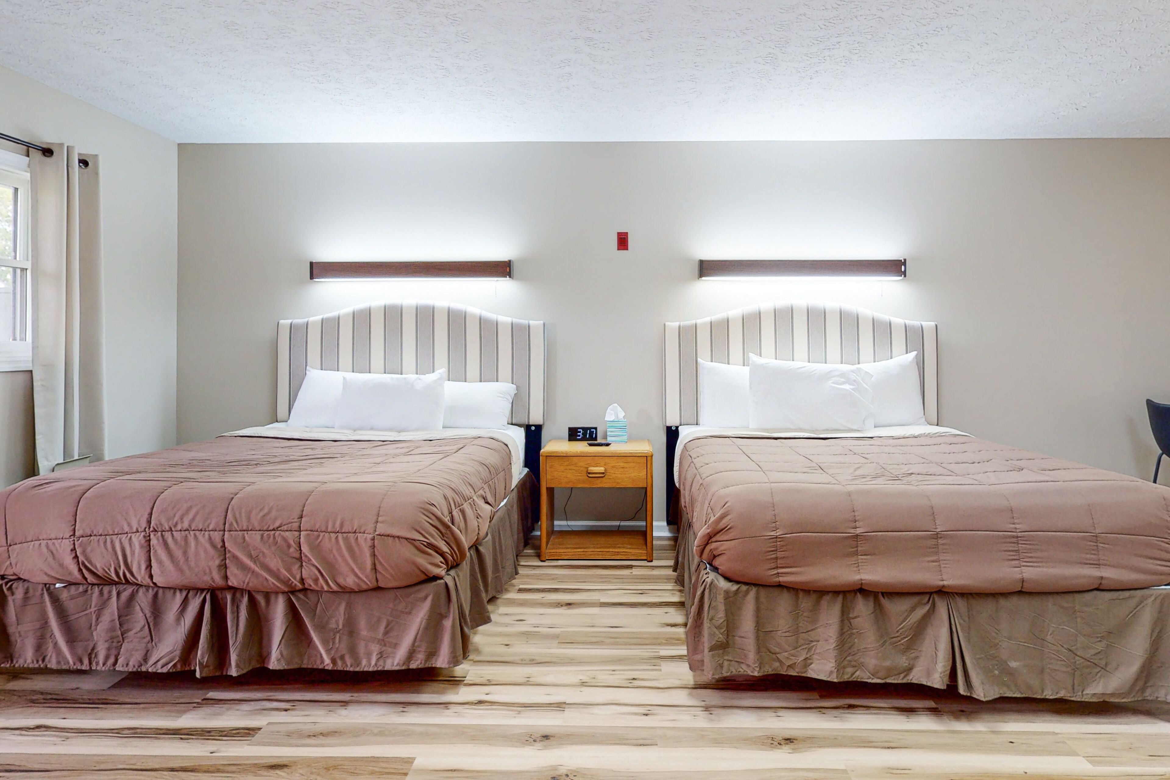 Dog-friendly studio with peaceful views, game room & gym - walk to Douglas Lake