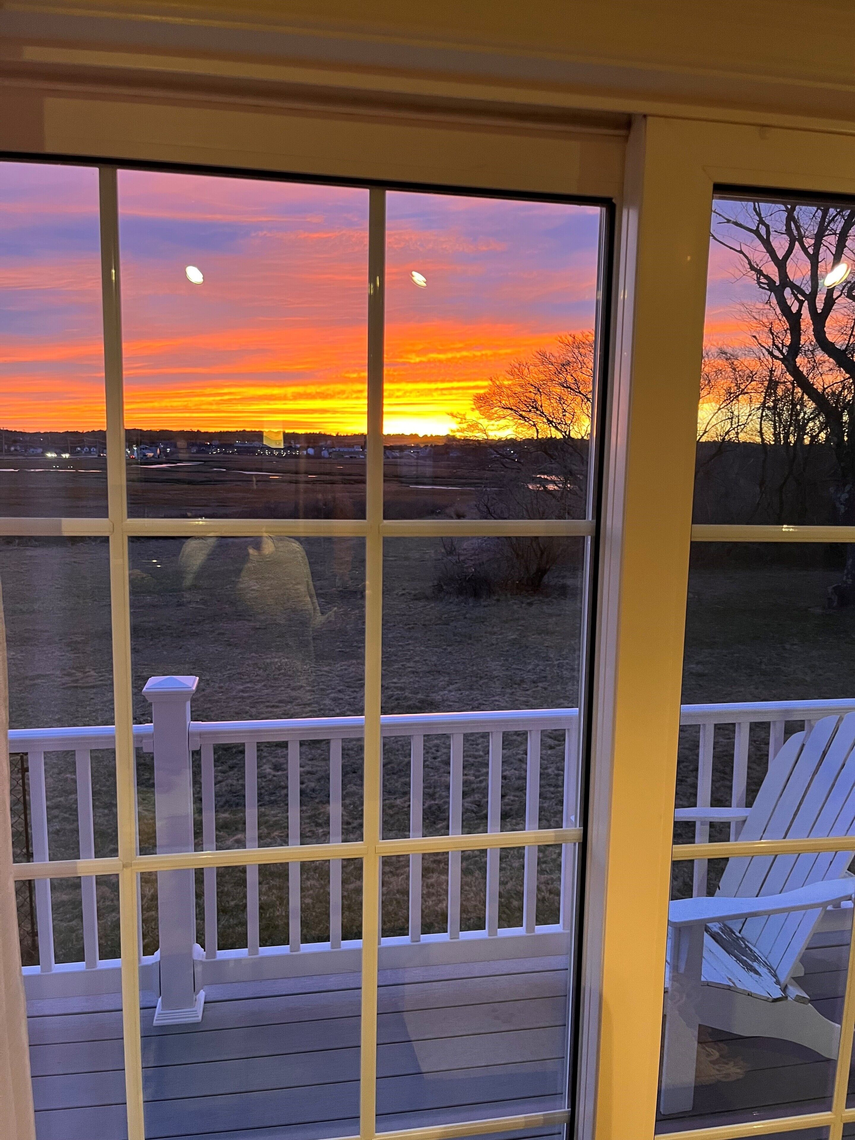 On the marsh Wells Beach house, 3 min walk to beach & convenient to everything!