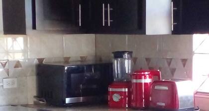 PLAN YOUR GETAWAY UNDER THE SUN 
           Dazzle Key Suite