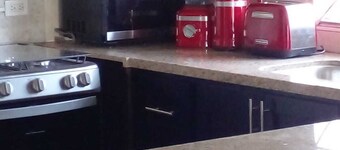 PLAN YOUR GETAWAY UNDER THE SUN 
           Dazzle Key Suite