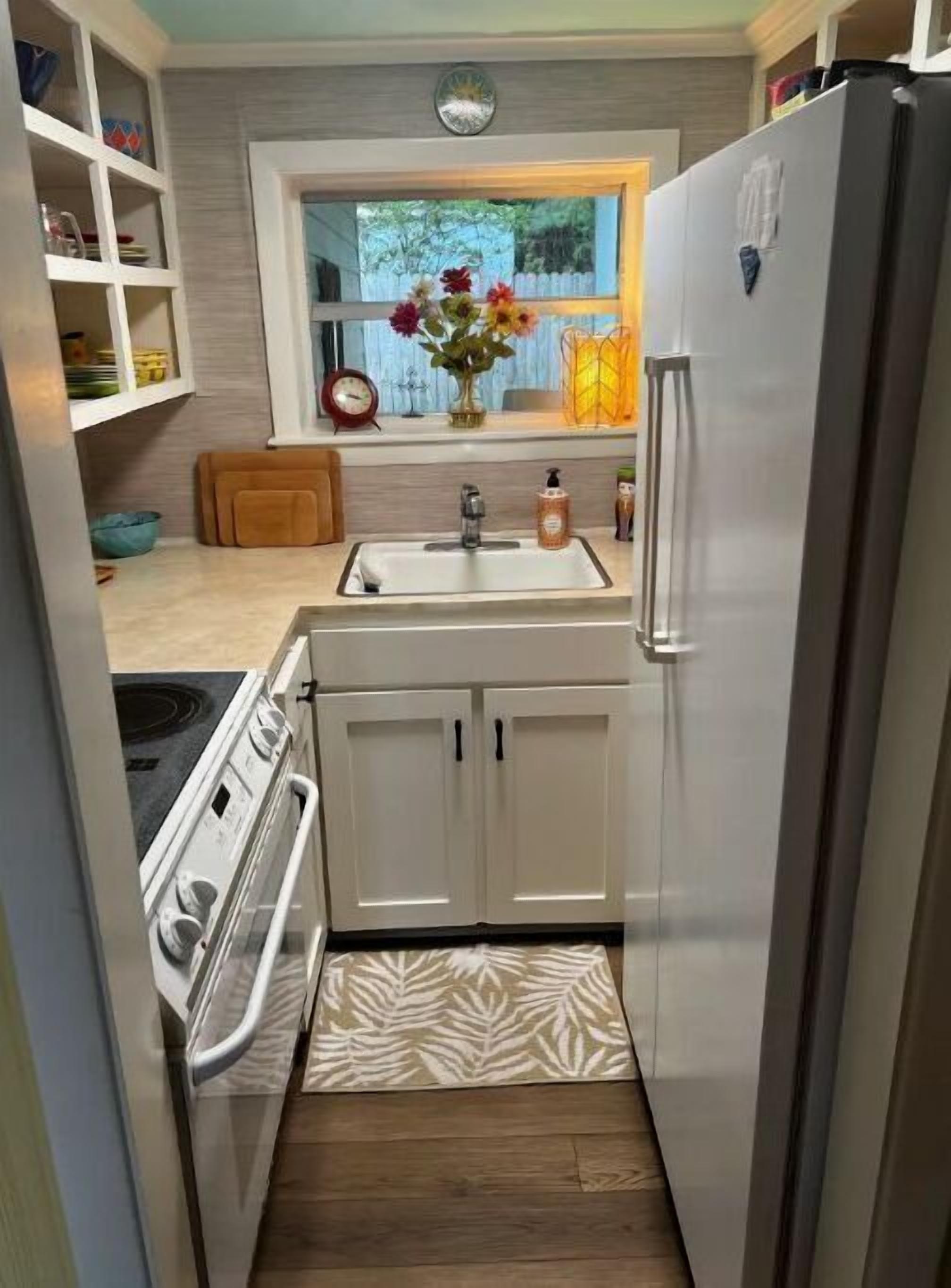 One of a kind cozy loft cottage with boat ramp and magnificent view.