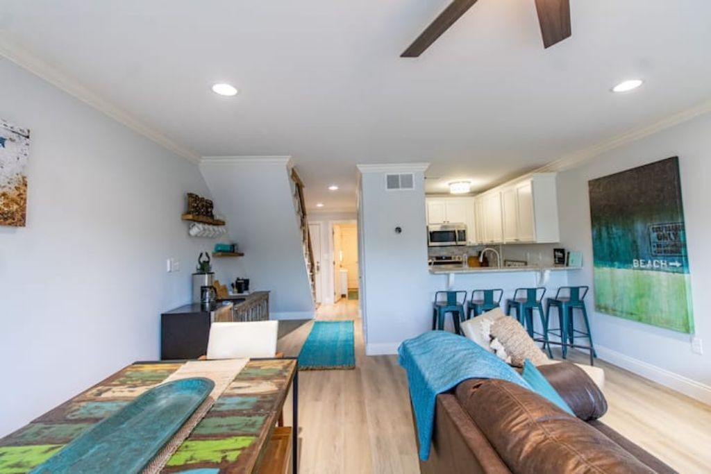 We sit on the beautiful Lagoon Bay, just steps from the Gulf Coast Beach!