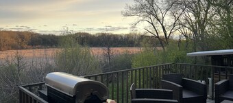 Cozy Cottage With Prairie & Lake Views Near Summer Activities & Lake Geneva