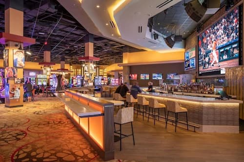 3 bares o lounges