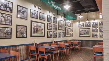 Petit déjeuner préparé sur commande servi en supplément les week-ends