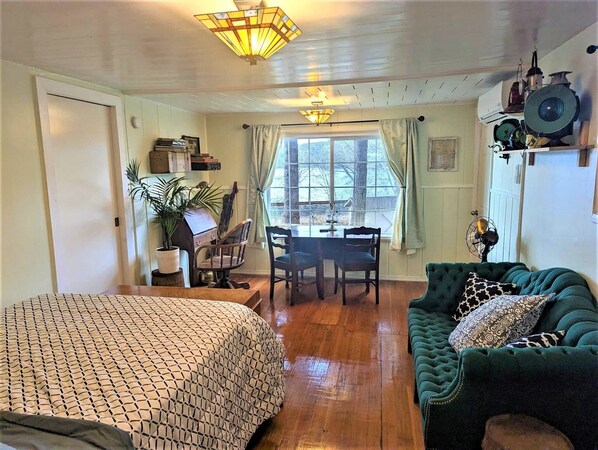 1 chambre, bureau, accès au Wi-Fi (inclus), literie fournie