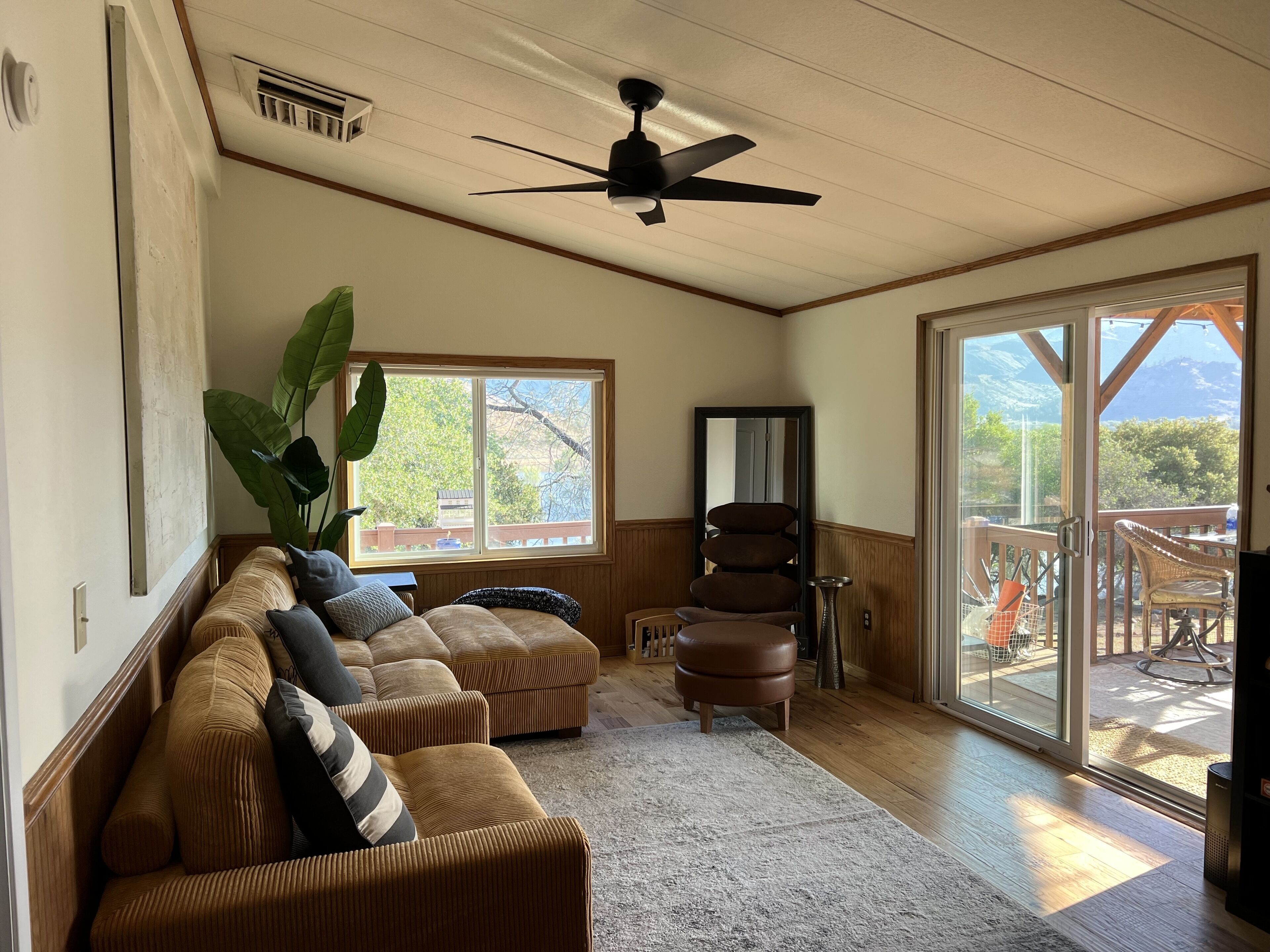 Paradise Cove Lake House 