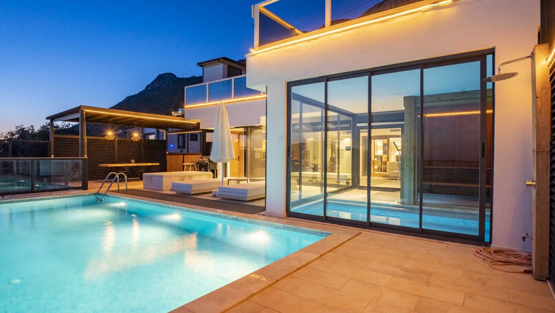 Indoor pool, outdoor pool