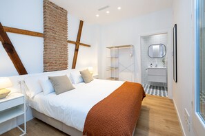 1 chambre, fer et planche  à repasser, Wi-Fi gratuit, draps fournis