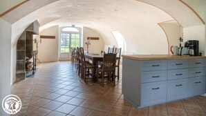 Dining - Château de Féligonde (SAYAT)