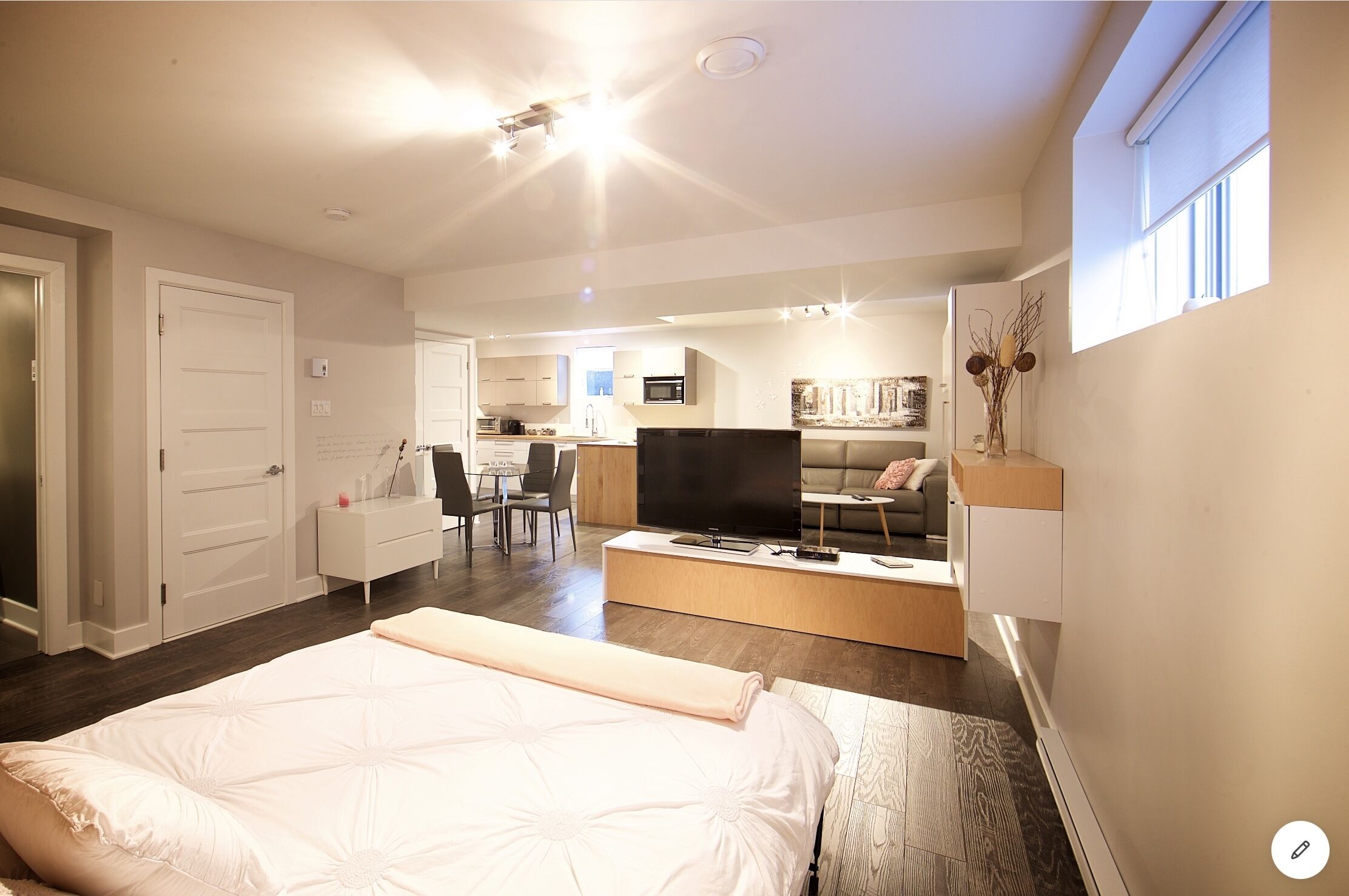 Studio Moderne et Romantique en Banlieue de Montréal