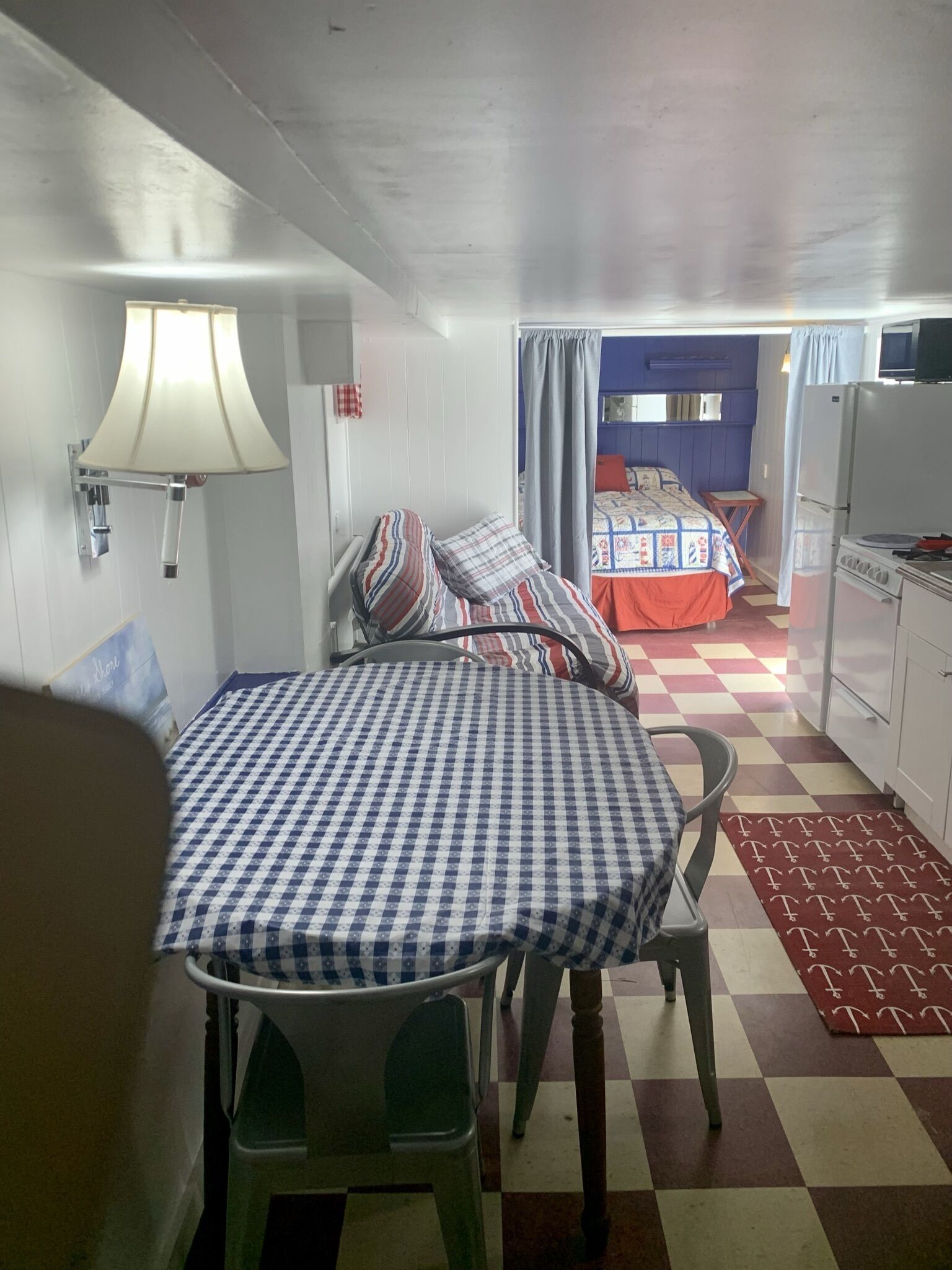 Nautical Beach Block Apartment