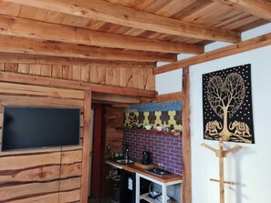 Cookware/dishes/utensils