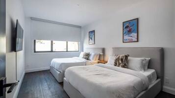 3 bedrooms, desk, iron/ironing board, WiFi