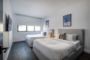 3 室のベッドルーム、デスク、アイロン / アイロン台、WiFi