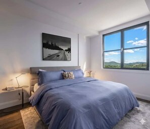 3 bedrooms, iron/ironing board, travel crib, WiFi (free)