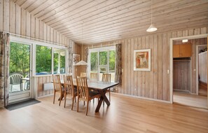 Dining - 3 bedroom awesome home in Højslev (Højslev)