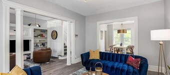 Spacious 5-BR Detroit Home | 6 Queens + Parking