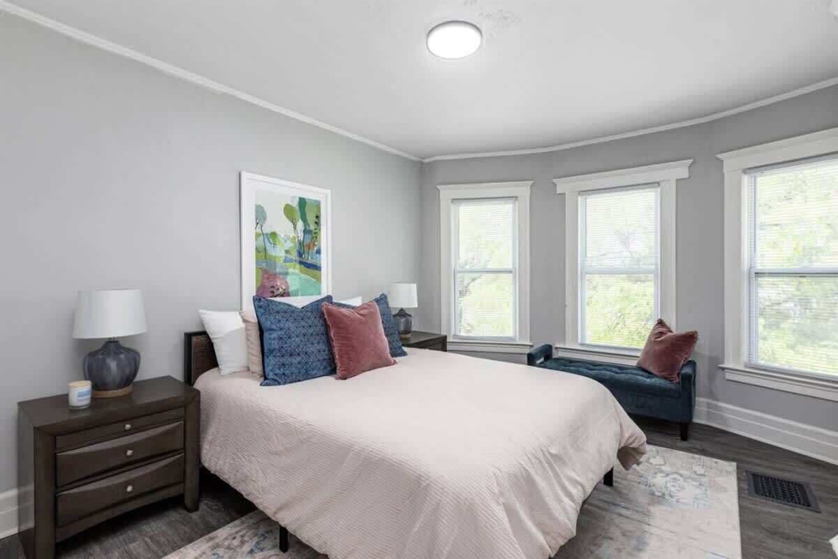 5 bedrooms, iron/ironing board, travel crib, WiFi