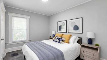 5 habitaciones, tabla de planchar con plancha, cuna de viaje y wifi
