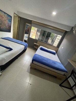 Habitación Deluxe doble | Escritorio, espacio para trabajar con un portátil, wifi gratis