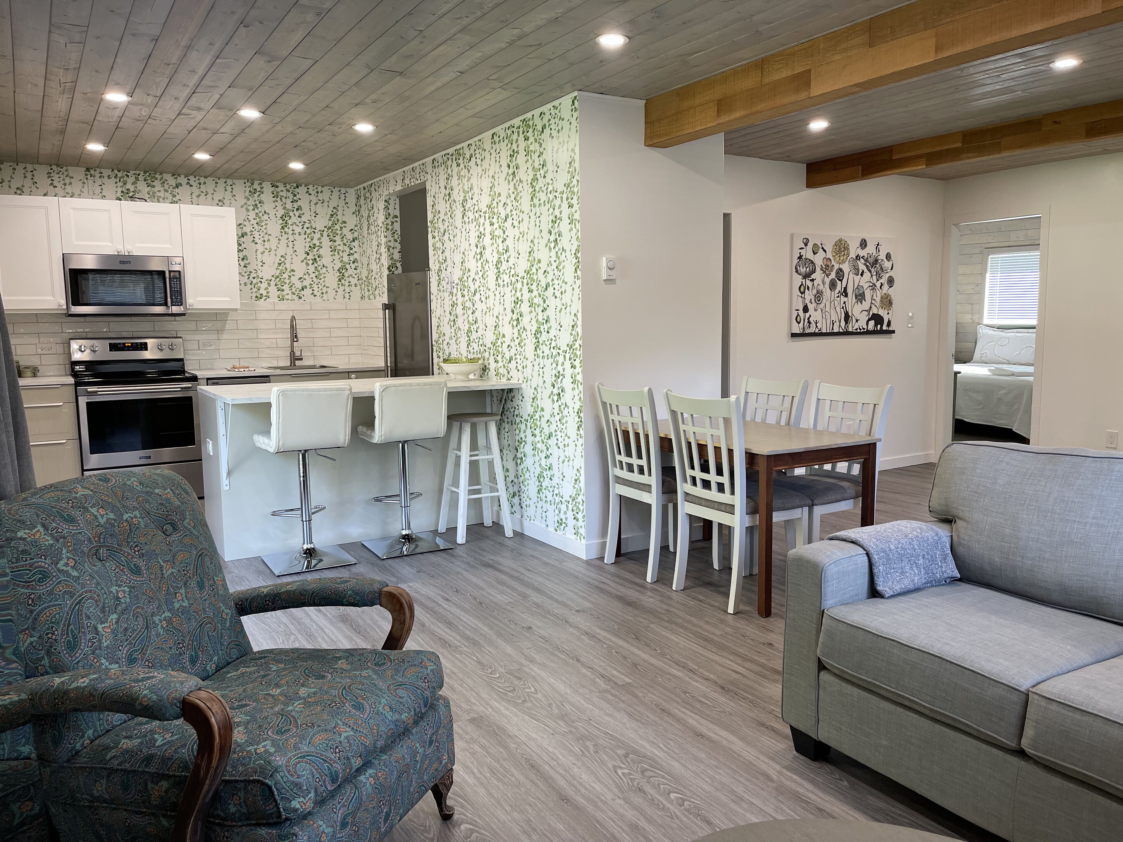 2 Bedroom Cottage with beach access