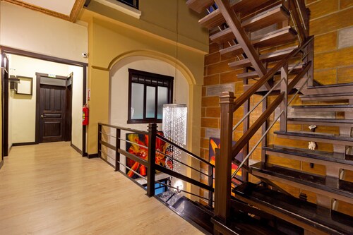 Hotel Majestic 2 by HHG 