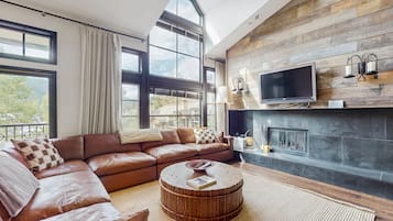 TV, fireplace, streaming services