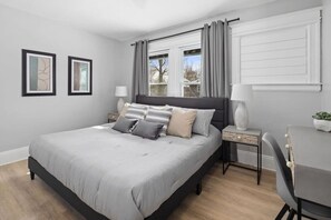 3 bedrooms, desk, iron/ironing board, WiFi