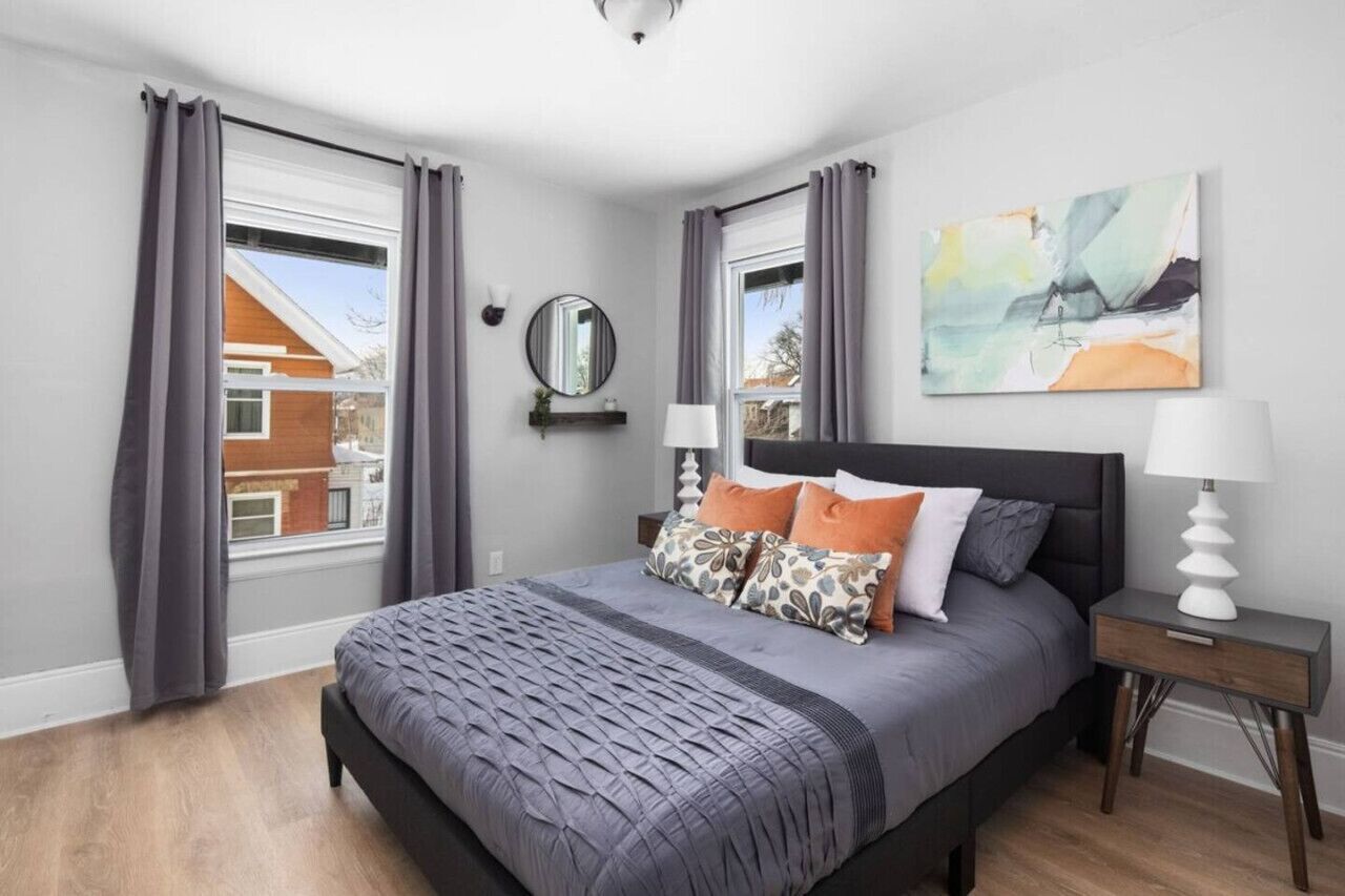 3 slaapkamers, een bureau, een strijkplank/strijkijzer, wifi