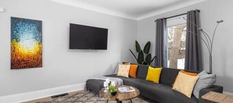 Cute House | Central | Sleeps 12 | Free Parking