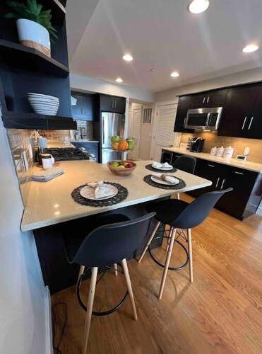 Spacious, Modern Home with Quick, Convenient MetLife Stadium & NYC Commute!