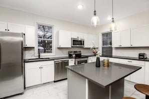 Coffee/tea maker, fridge, microwave, oven - 1910 5BR Detroit Mansion | Sleeps 16 + Parking (Detroit)