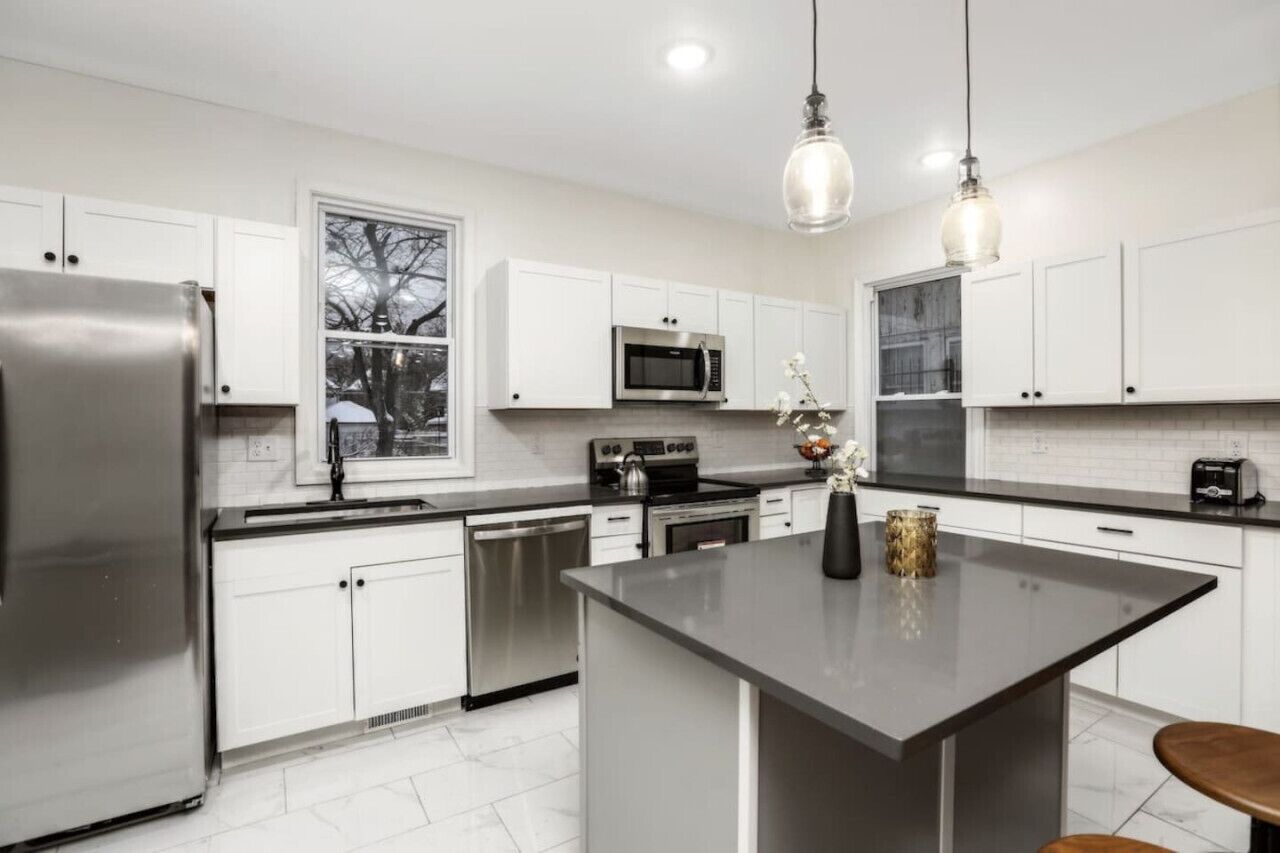 冰箱、微波炉、烤箱、炉灶