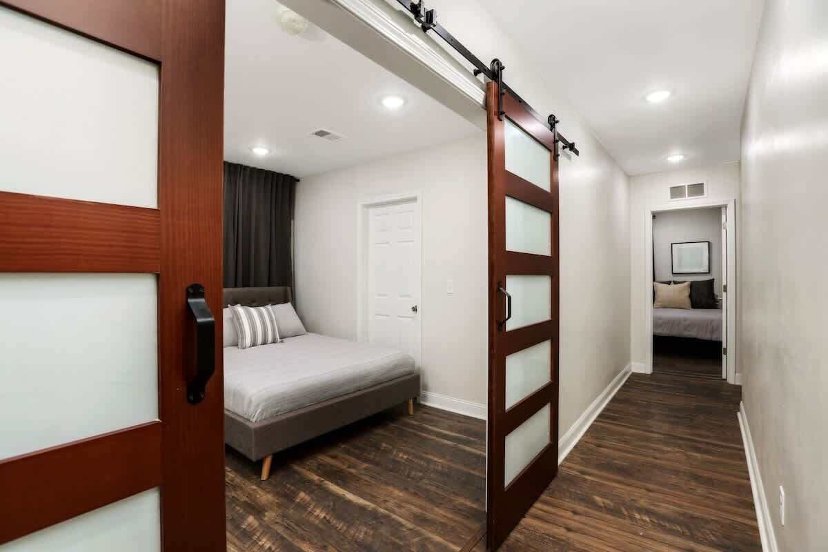 5 bedrooms, iron/ironing board, travel crib, WiFi (free)